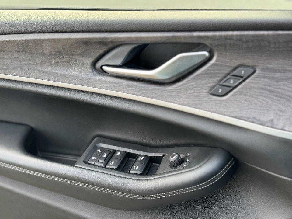 Fahrzeugabbildung Jeep Grand Cherokee Limited 4x4 LPG Panorama Leder