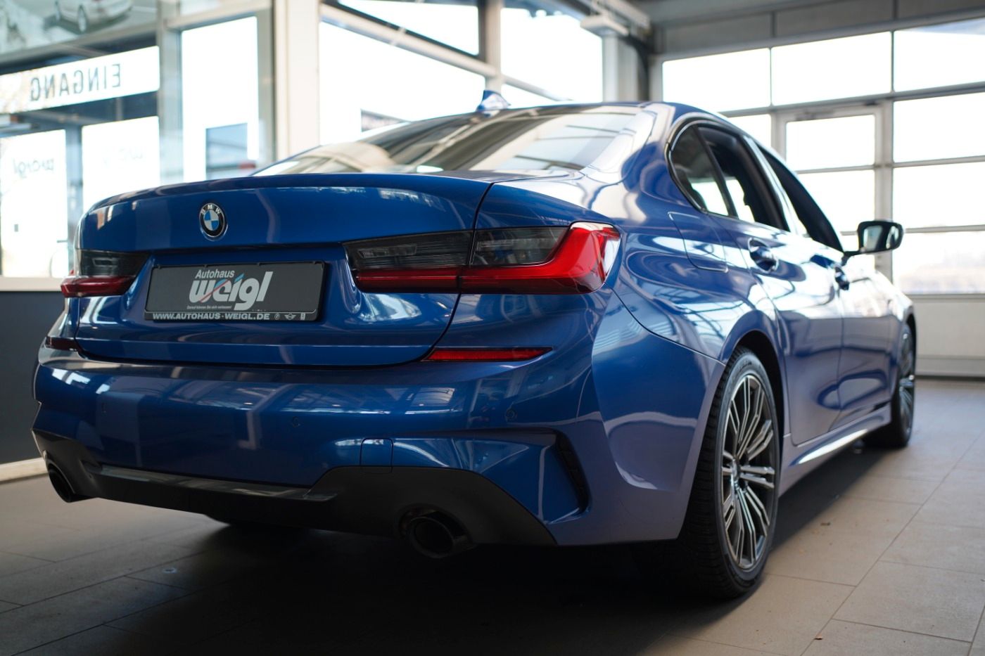 Fahrzeugabbildung BMW 320i M Sport +Head Up Disp+Live Cockpit Plus+LED