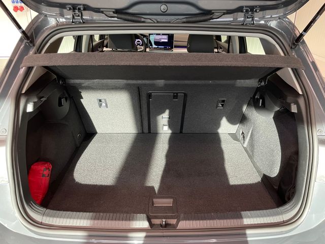 Golf VIII Life 1.5 TSI LED ACC PDC RFK