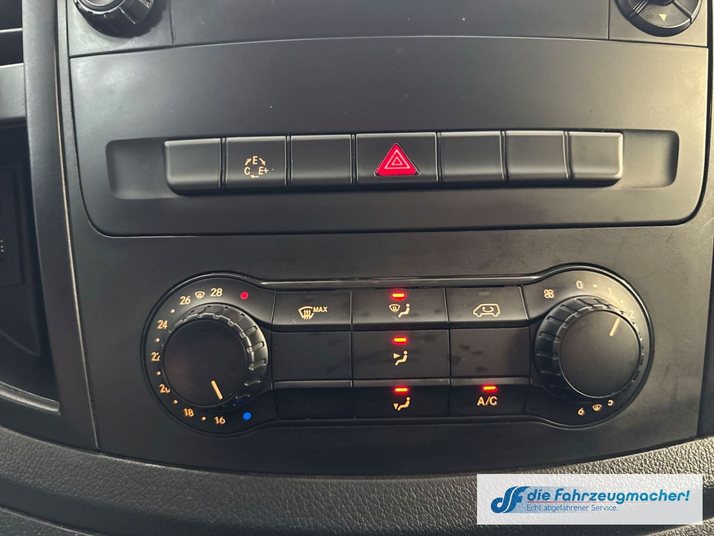Fahrzeugabbildung Mercedes-Benz Vito Kasten e111 lang SHZ Rückfahrkam. Temp Tel.