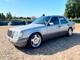 Mercedes-Benz E 220 E 220 - Mercedes-Benz E 220 aus 1994