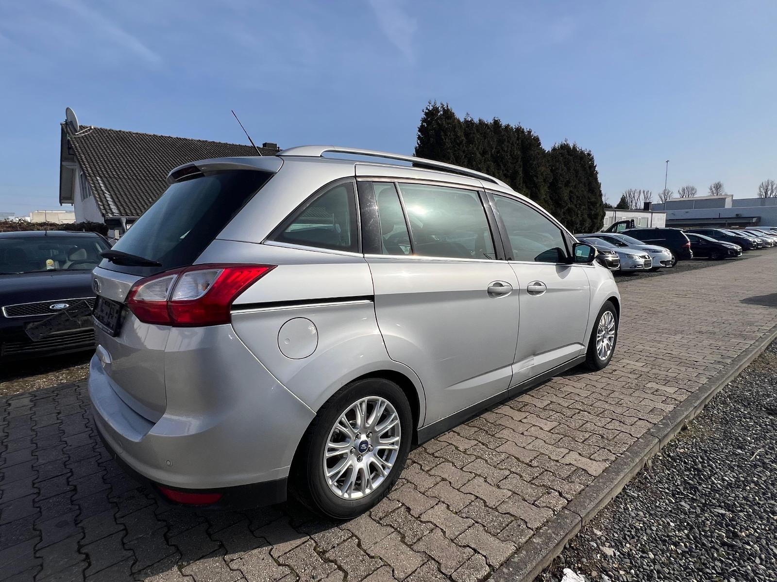 Ford Grand C-MAX 2011 — photo 9