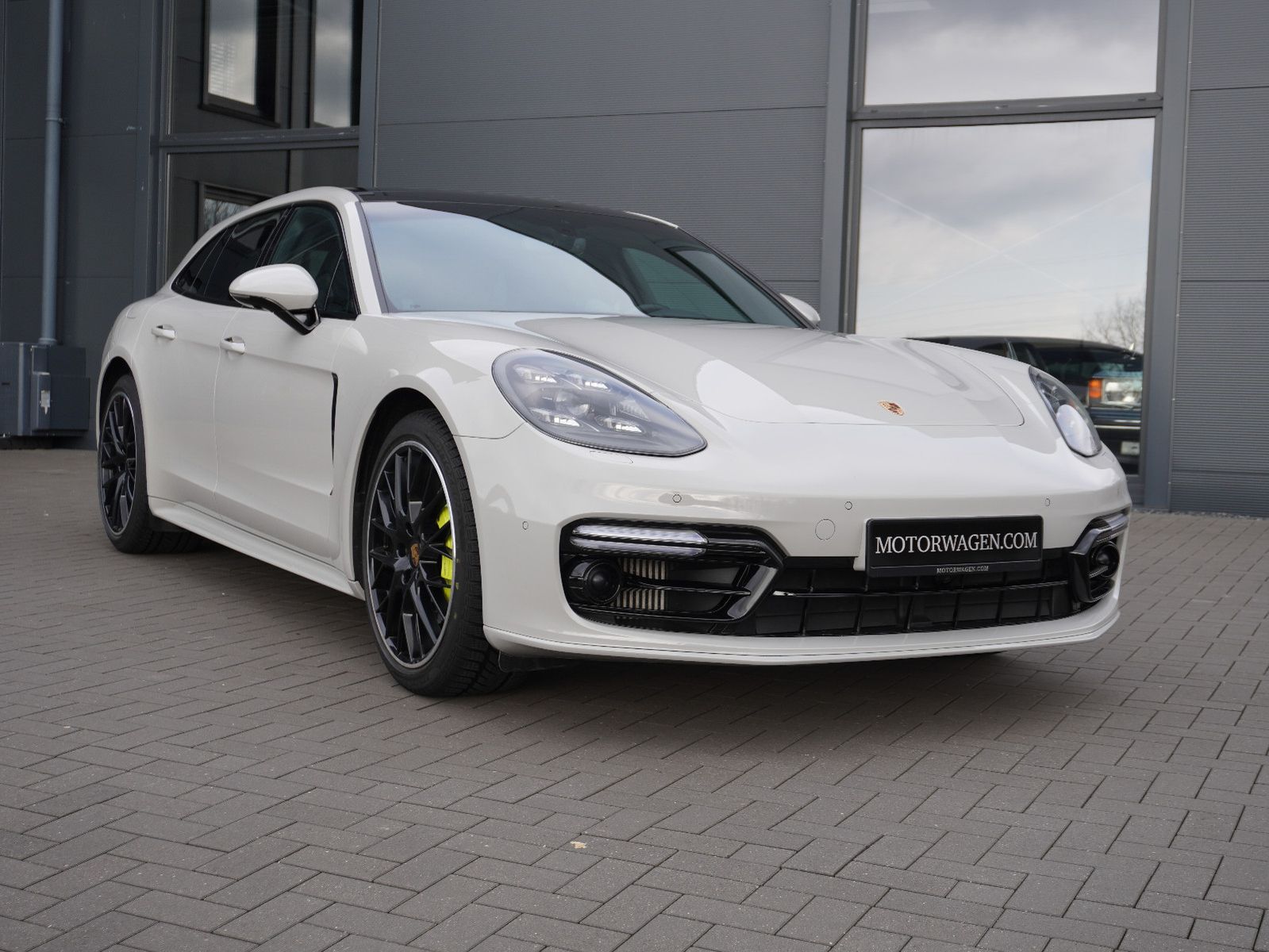 Fahrzeugabbildung Porsche Panamera Sport Turismo 4 E-Hybrid