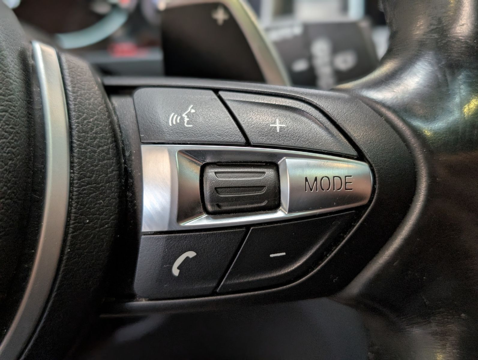 Fahrzeugabbildung BMW X5 xD 30d M-Sport HUD Pano H&K Komfortsi AHK 20"