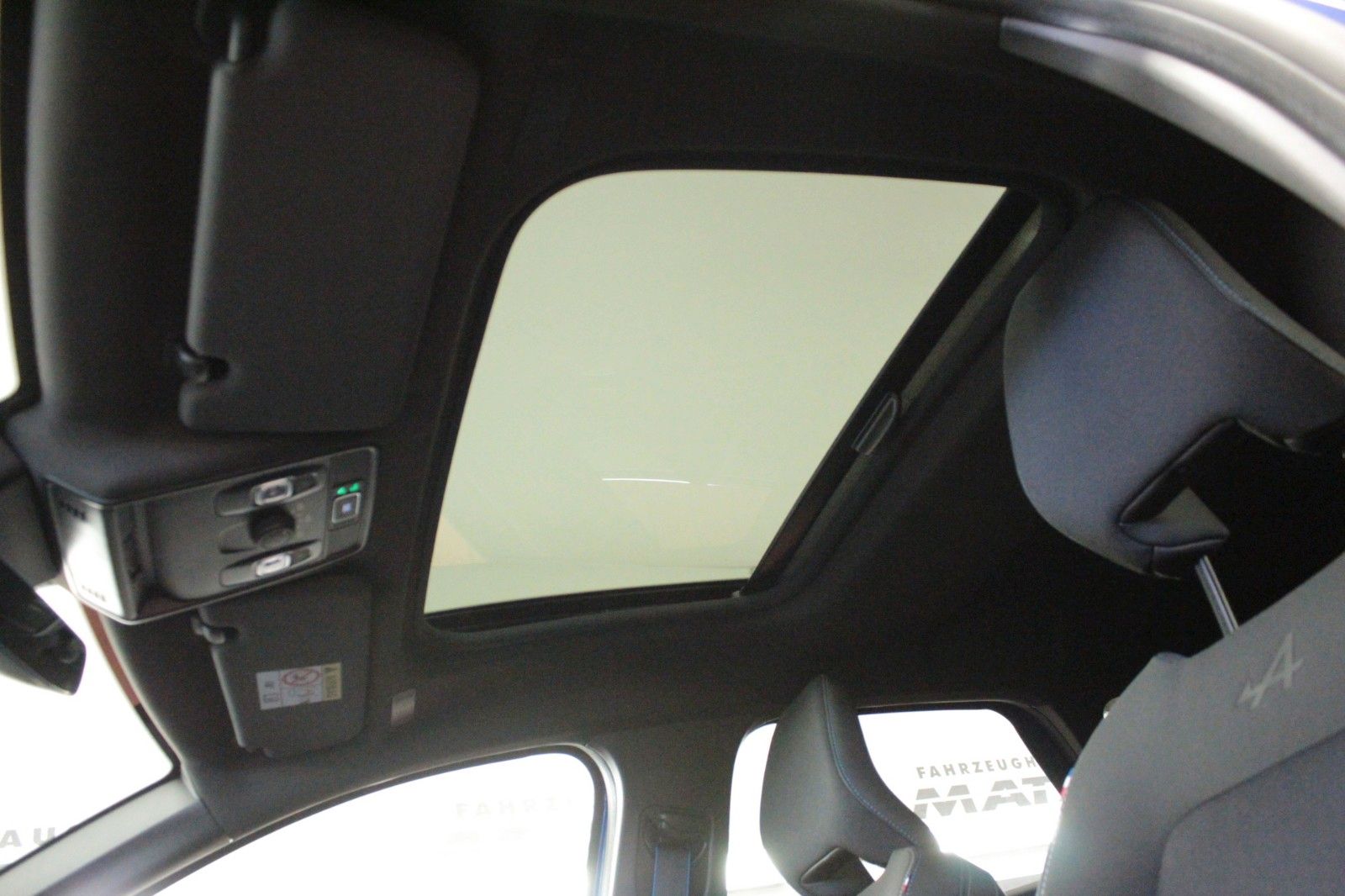 Fahrzeugabbildung Renault Captur Mild Hybrid 160 EDC Esprit Alpine