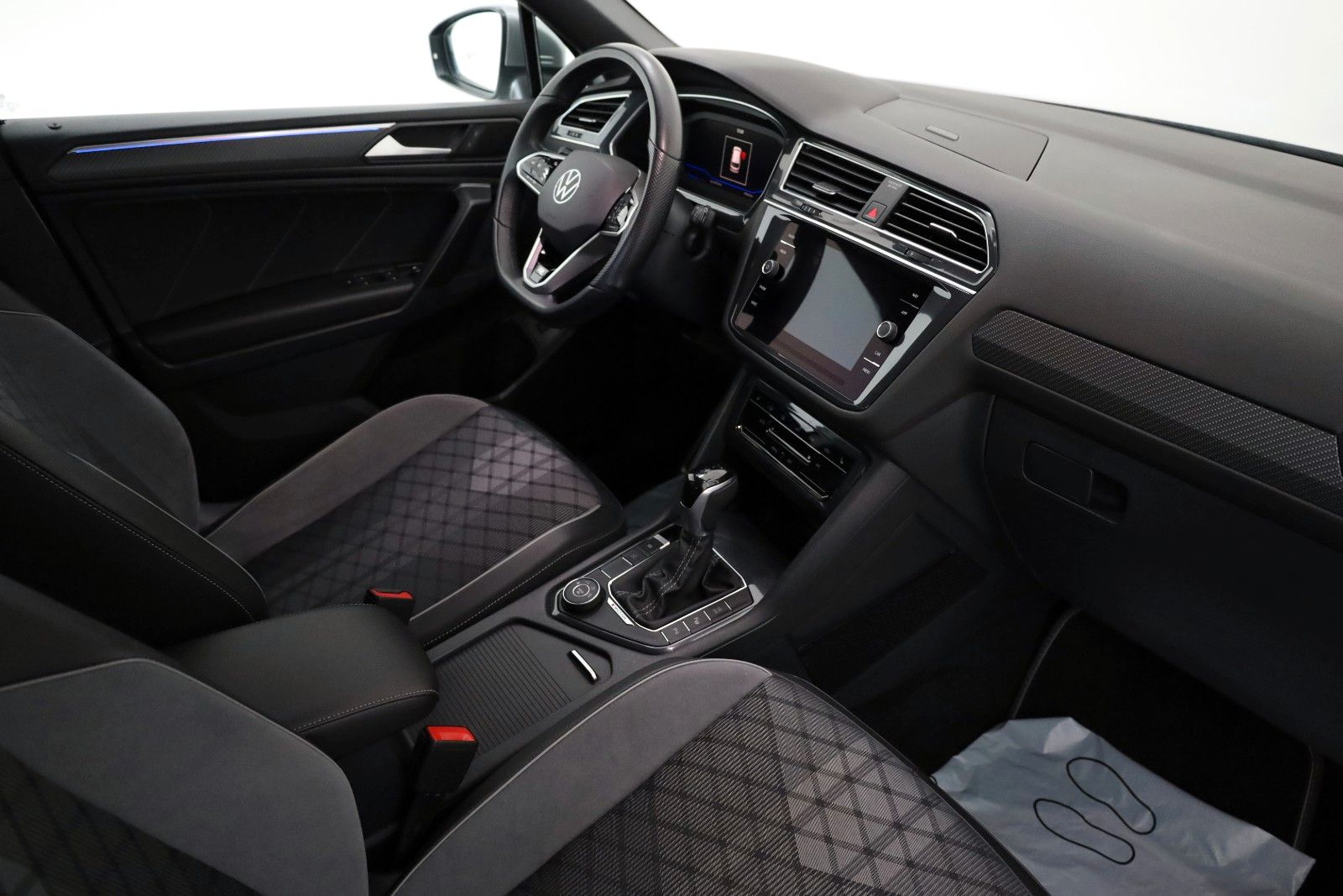 Fahrzeugabbildung Volkswagen Tiguan Allspace R-Line 4M LED,Navi,PDC,AHK