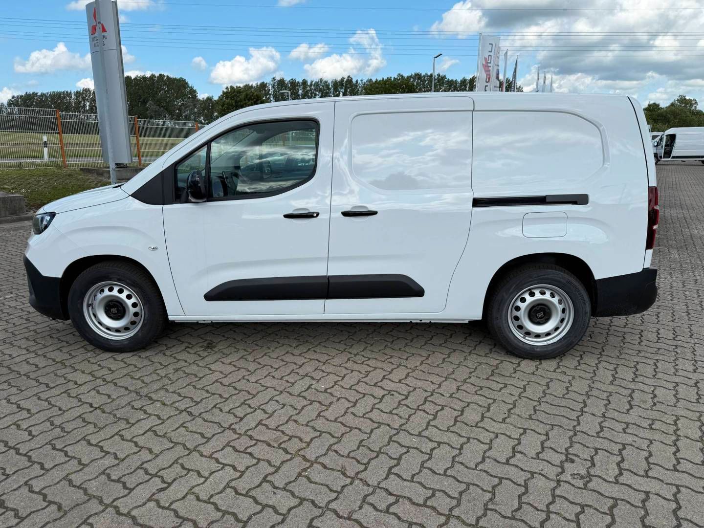 Fahrzeugabbildung Fiat E-Doblo L2 KAWA136 ELEKTRO