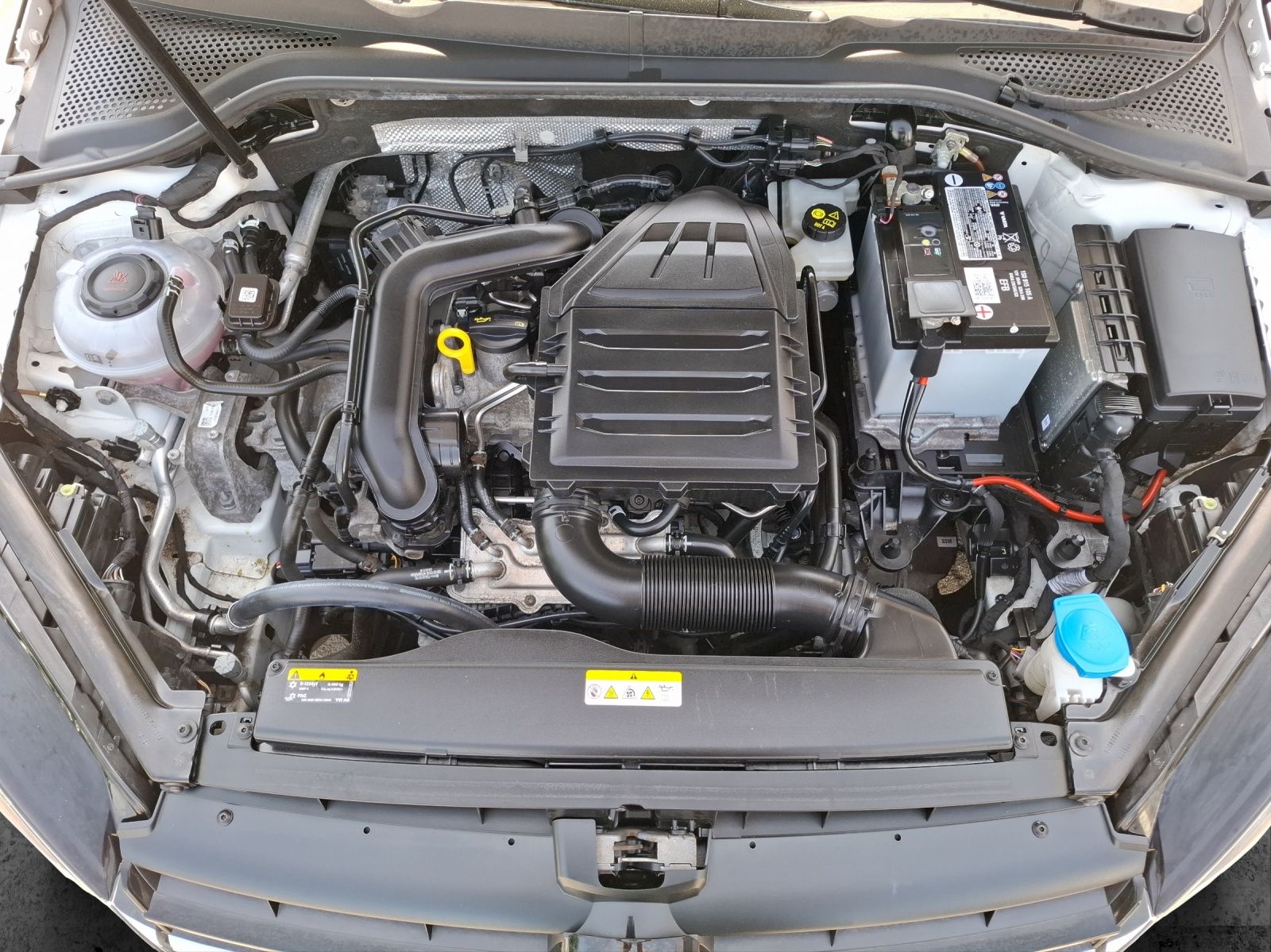 Fahrzeugabbildung Volkswagen Golf VII Variant TSI Trendline Navi PDC SH