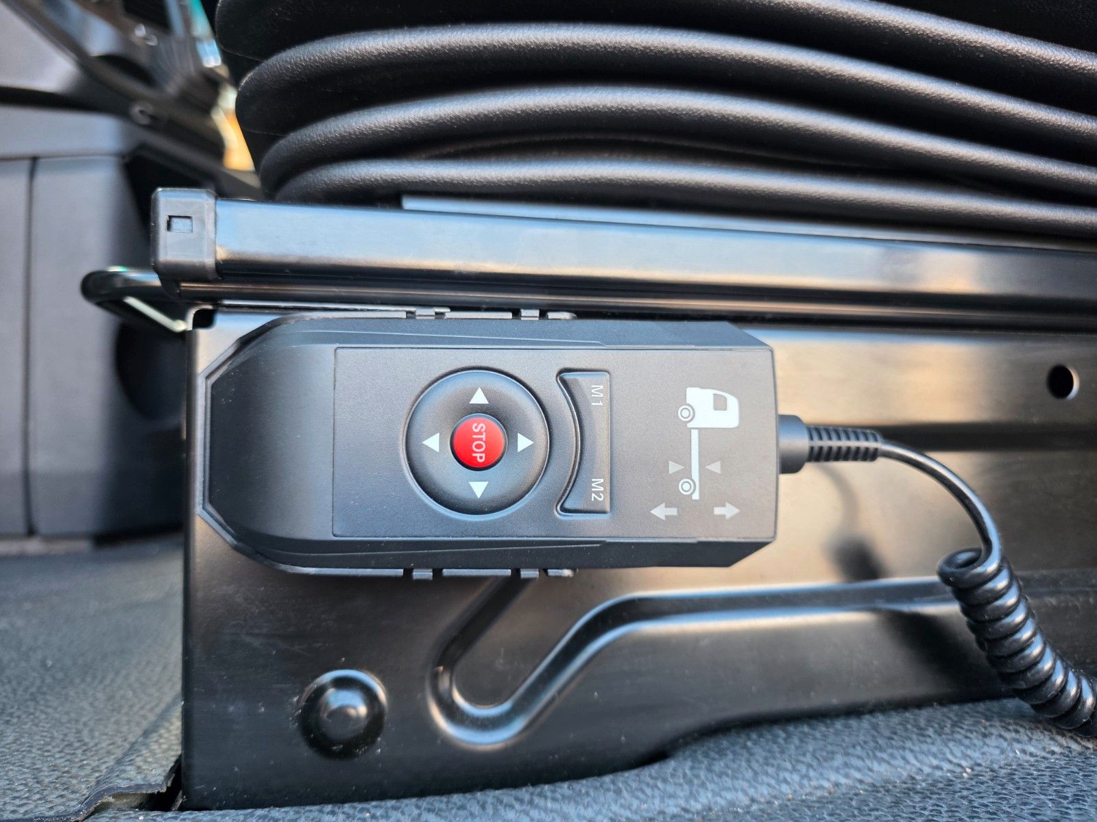 Fahrzeugabbildung Mercedes-Benz Actros 1833 L Retarder 2x Bett LBW Bär 1.500kg