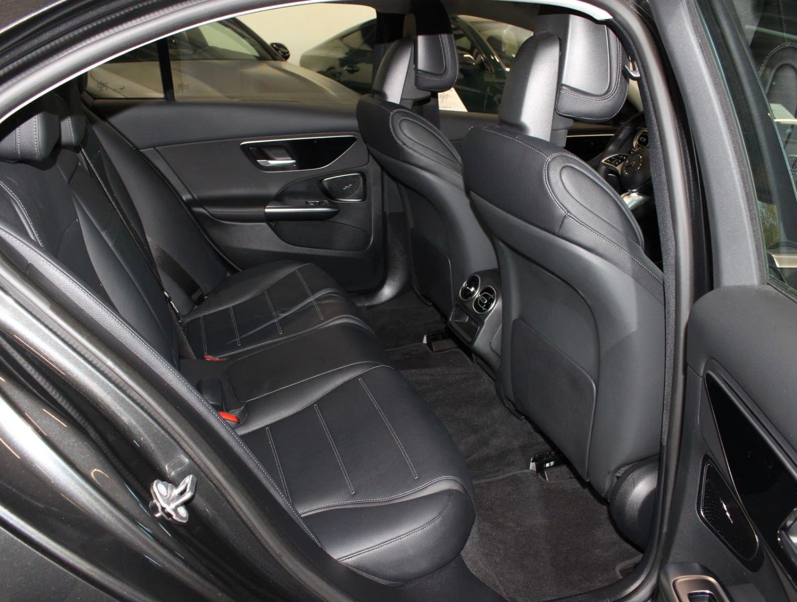 Fahrzeugabbildung Mercedes-Benz C 220 d Avantgarde HUD+Kamera+1.Hand