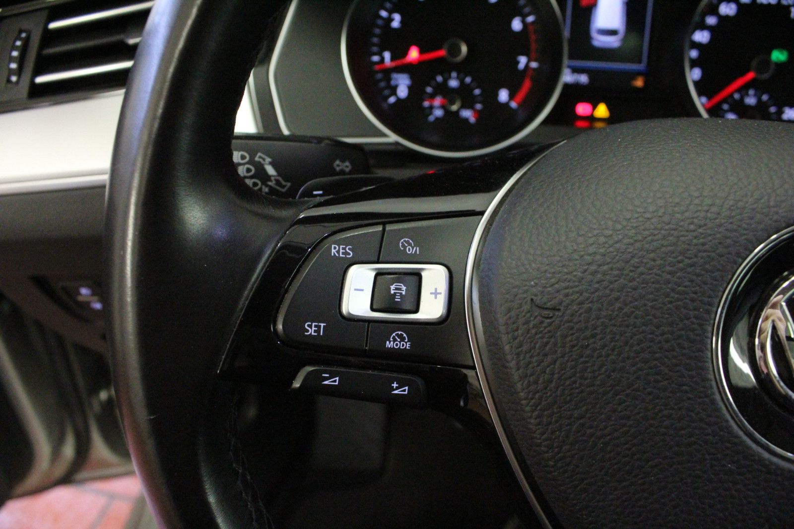 Fahrzeugabbildung Volkswagen Passat Variant 1.8 TSI DSG Comfortline Variant