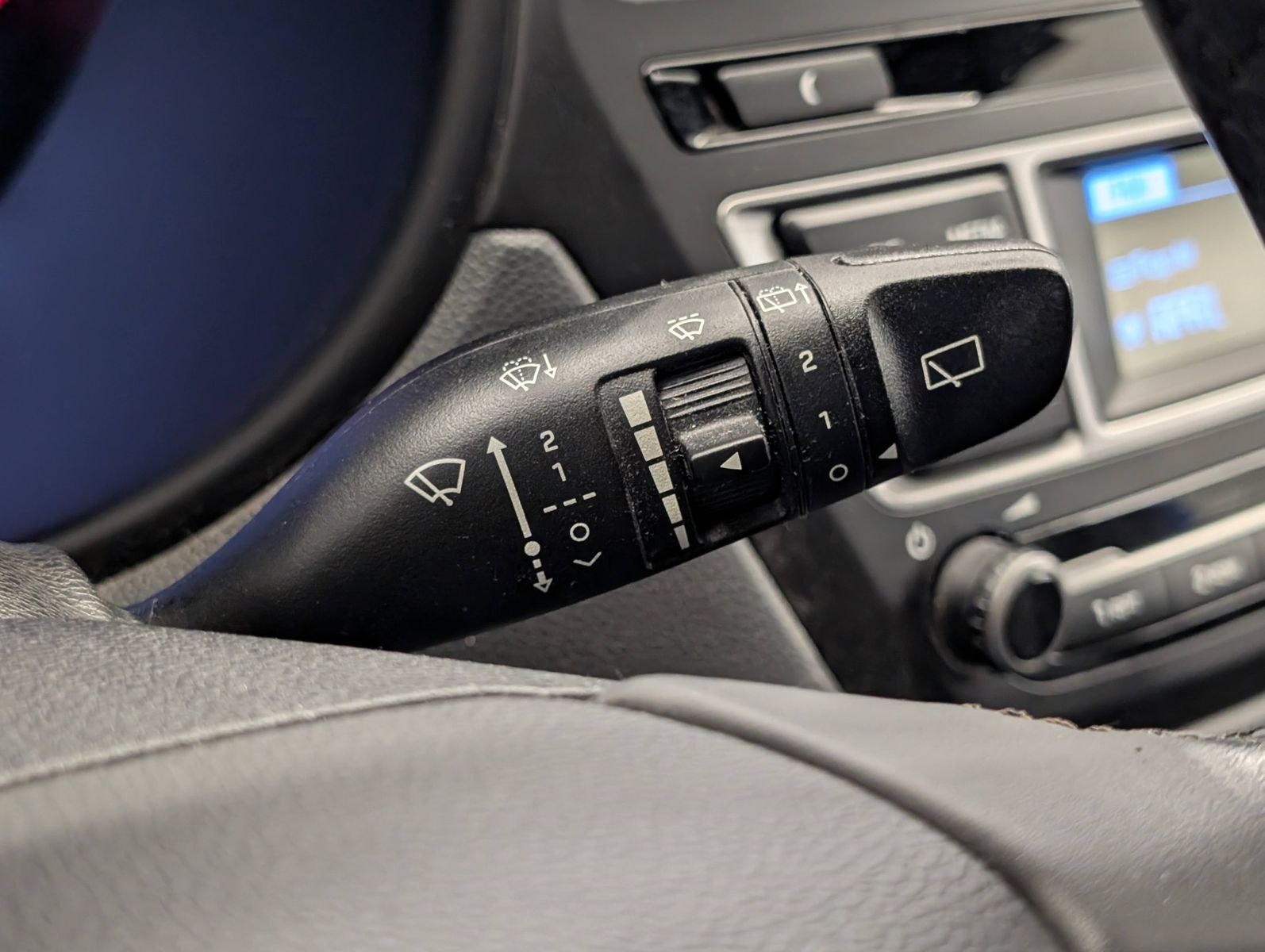 HYUNDAI i20 1.2 Passion Allwetter Klima – Bild 23