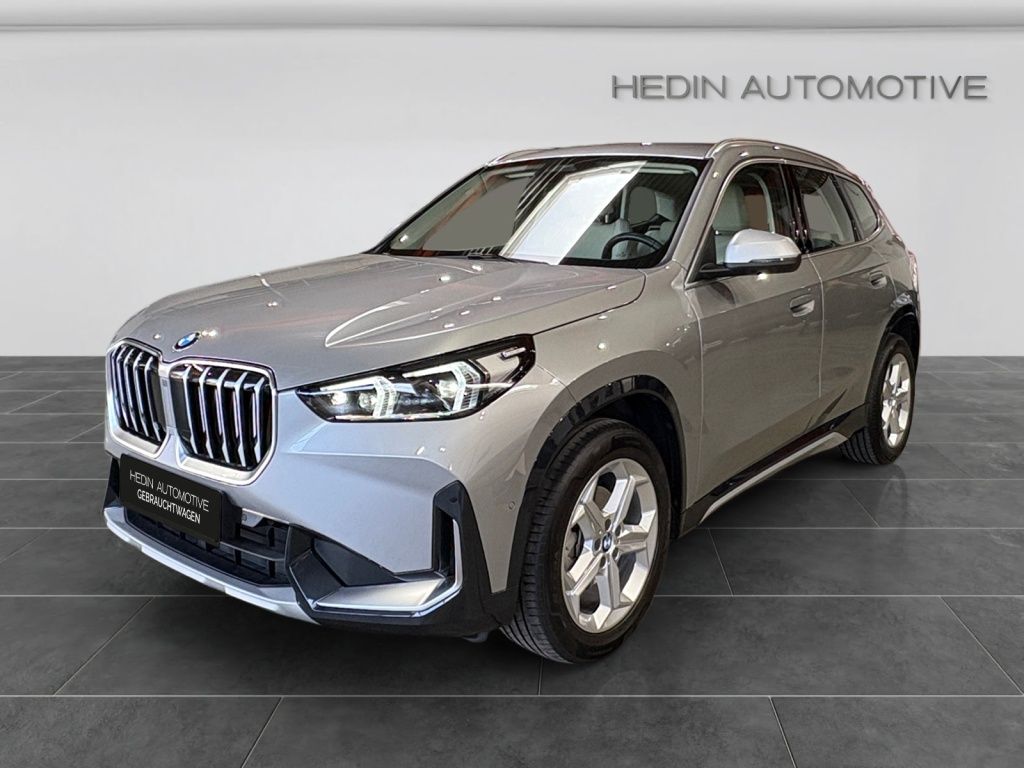 BMW X1 xDrive 20d xLine LED AHK KAM LHZ SHZ SPIEGELP foto 2