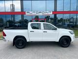 Toyota Hilux Double Cab Comfort 4x4 - gebrauchte Toyota Hilux aus dem Jahr 2023