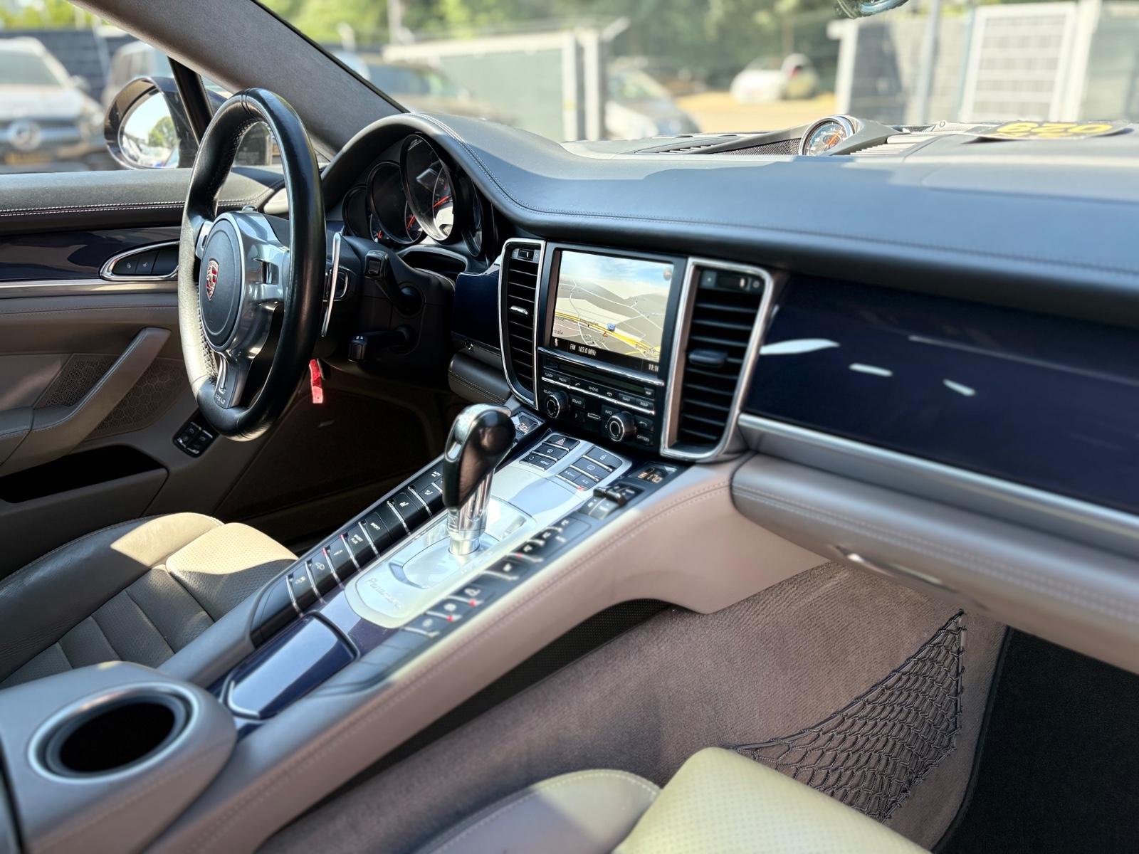 Porsche PANAMERA GTS*BOSE*SCHIEBEDACH*CHRONO*SPORTABGAS*