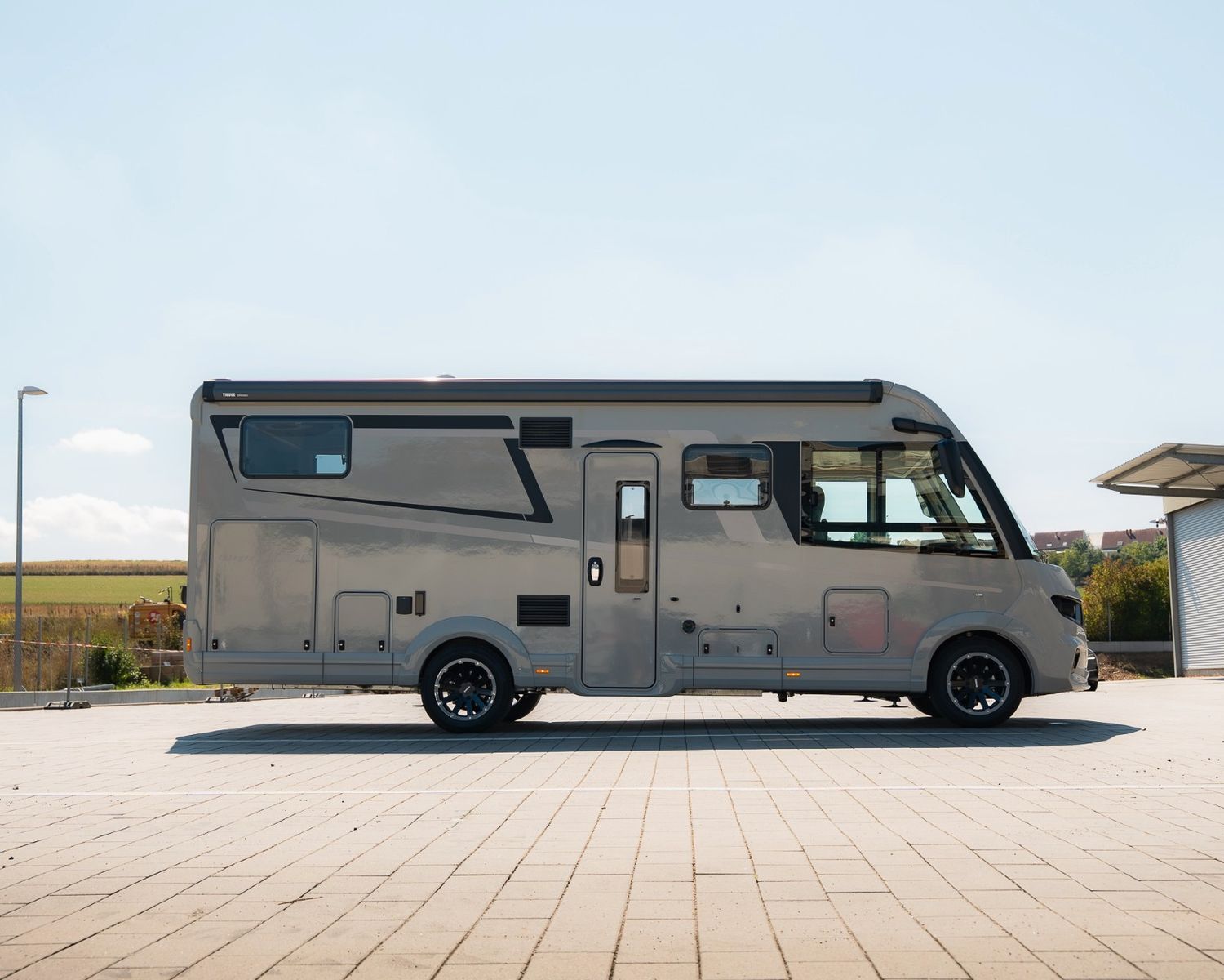 Fahrzeugabbildung Eura Mobil Integra Line 726 EF GT *DELTA / HUBSTÜTZEN*