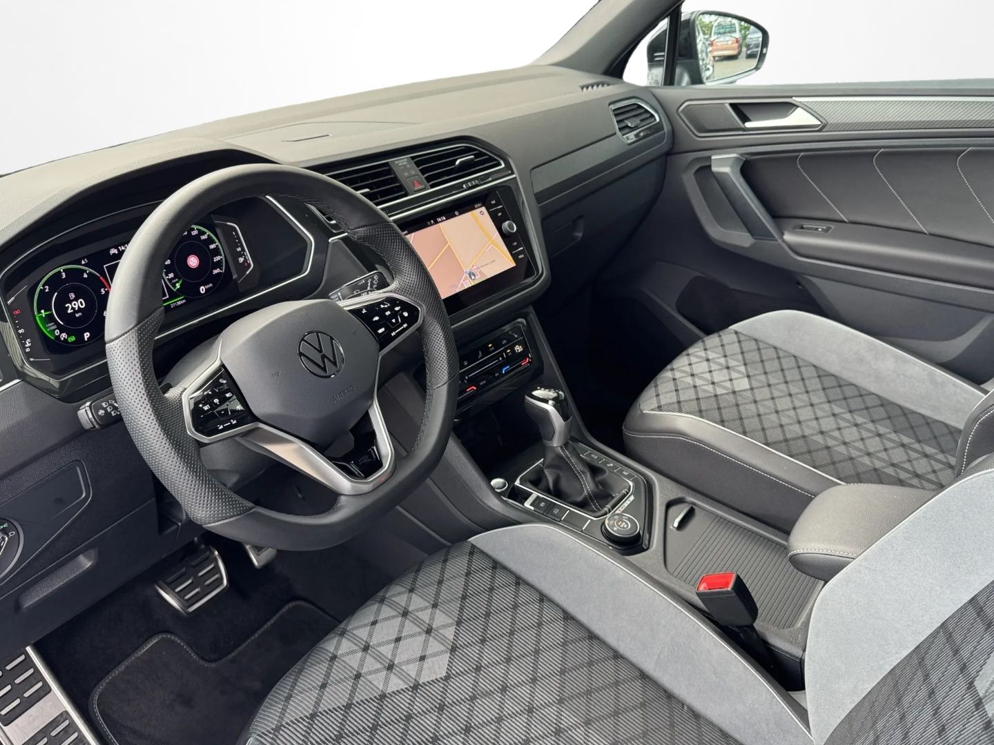 Tiguan 2.0 TDI 4M R-LINE *AHK*MATRIX*EASYOPEN*