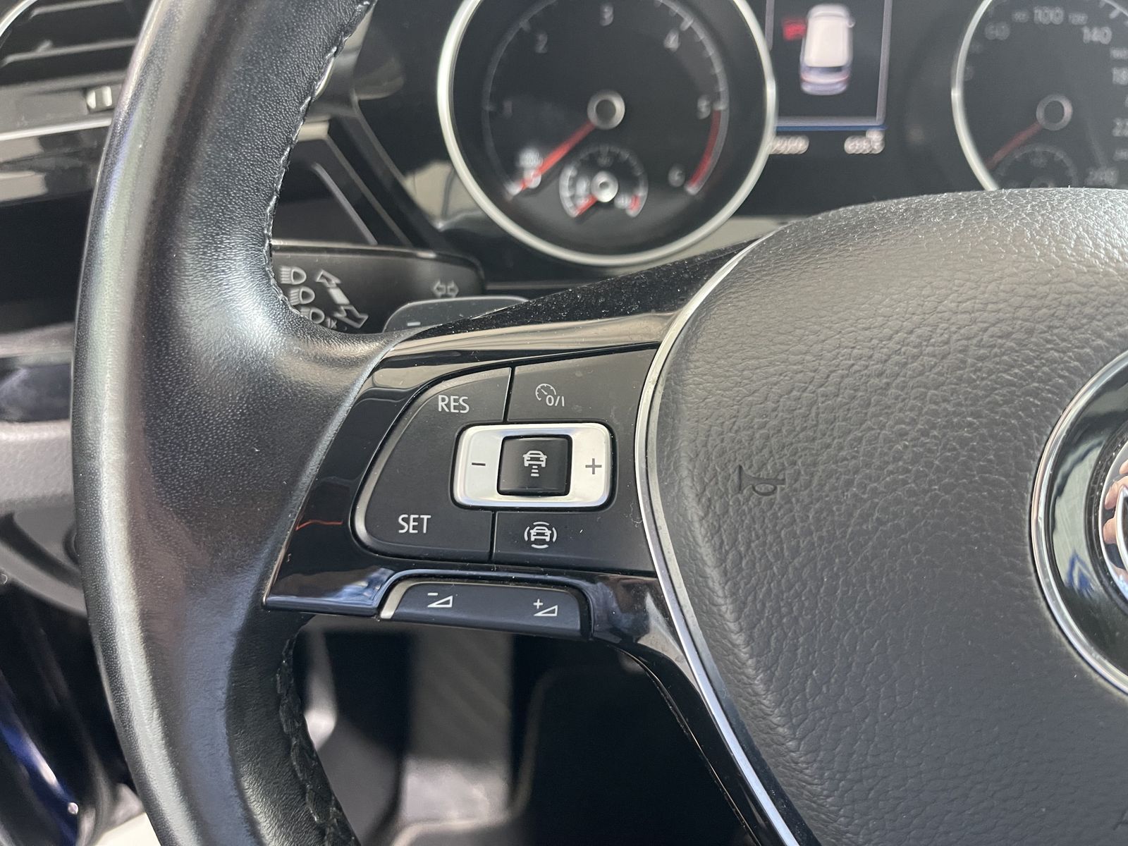 Fahrzeugabbildung Volkswagen Touran Highline 2.0 TDI*LED*ACC*AHK*Navi*