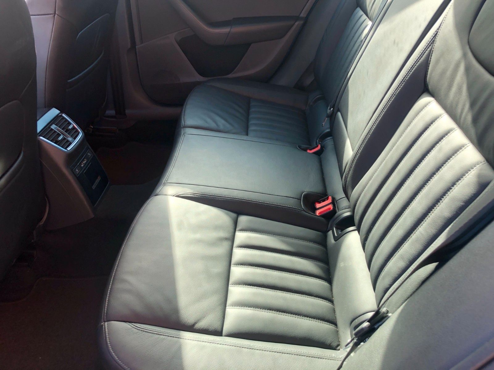 Fahrzeugabbildung SKODA Octavia Combi Premium Edition