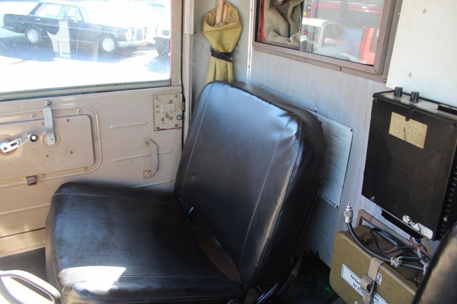 Fahrzeugabbildung Unimog Tanklöschfahrzeug TLF8/8 S/404 .1 H-ZULASSUNG