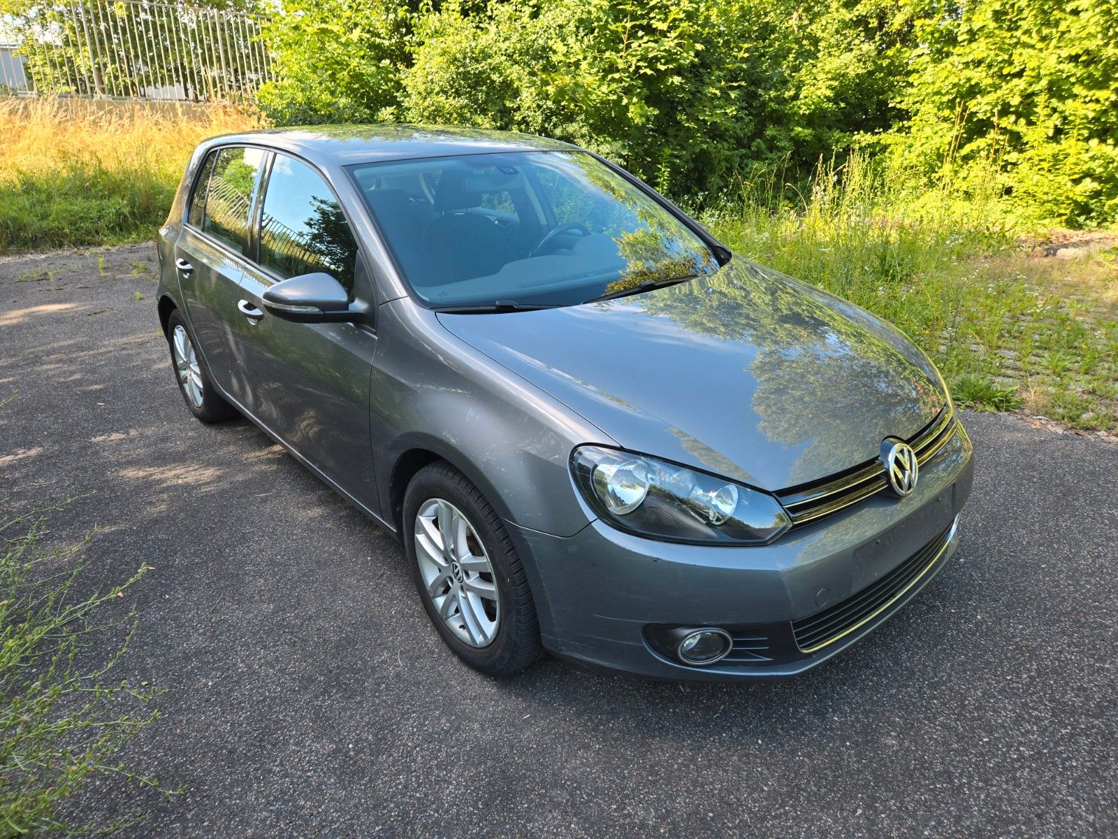 Volkswagen Golf - 1