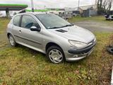 Peugeot 206 1.4 Premium 75 Premium - Peugeot 206 Premium mit Benzin-Antrieb