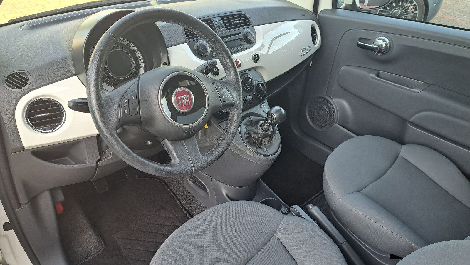 Fahrzeugabbildung Fiat 500 Lounge