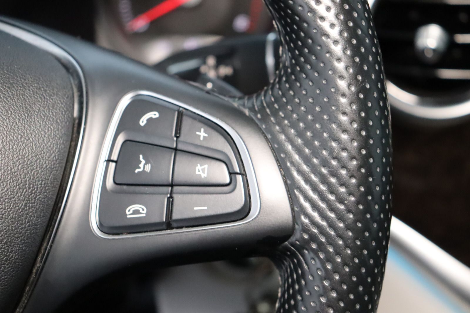 Fahrzeugabbildung Mercedes-Benz V 250 d 4matic Avantgarde * lang * 360 * ILS