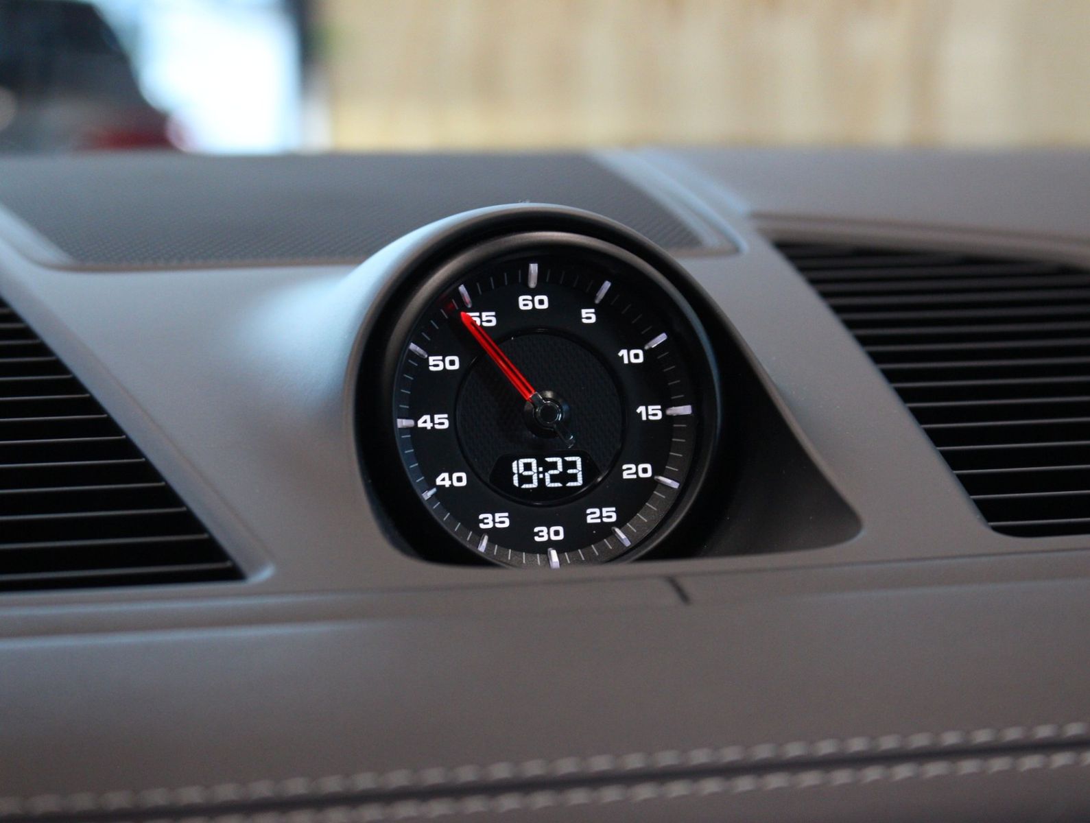Fahrzeugabbildung Porsche Cayenne Turbo SportDesign-Paket|Carbon|PSCB|PDCC