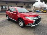 Mitsubishi Outlander Diamant Edition 2WD/AHK/1Hand - gebrauchte Mitsubishi Outlander aus dem Jahr 2017