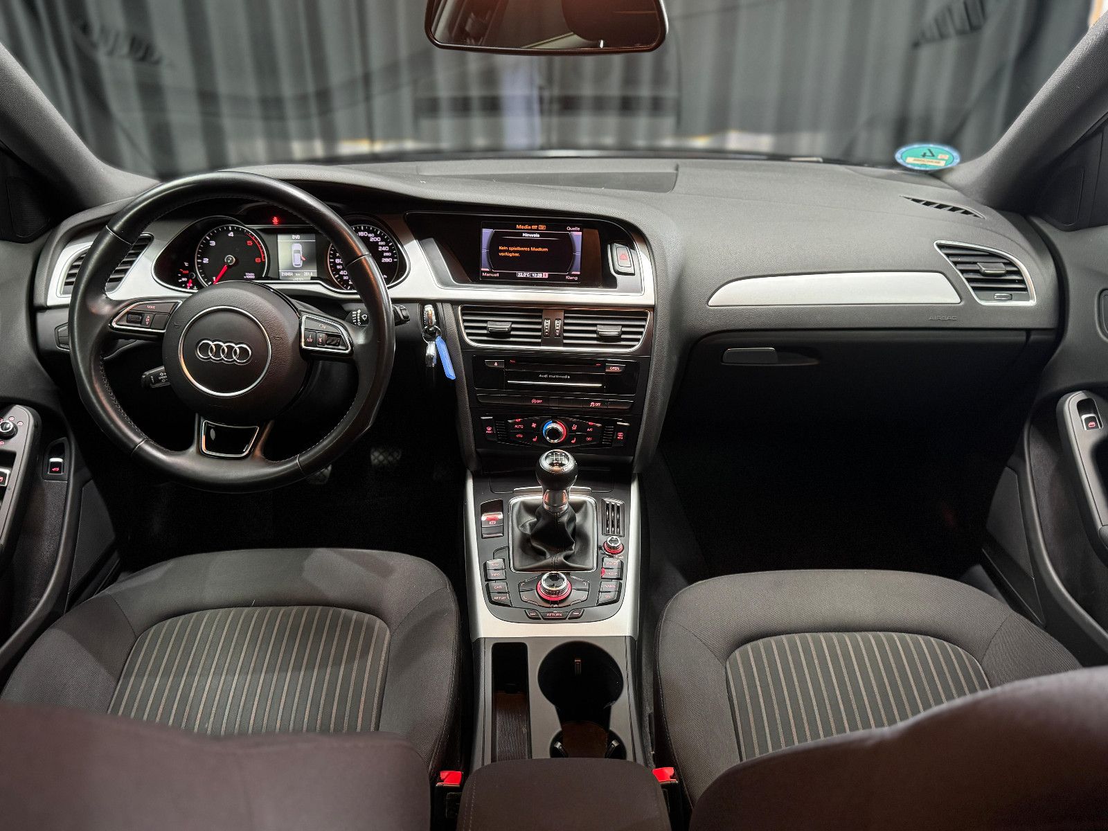 Fahrzeugabbildung Audi A4 Avant 2.0 TDI |1-HAND|S-LINE|NAVI|TÜV 09/26|