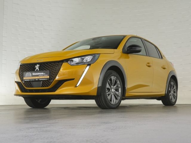 e-208 ALLURE PACK 50kWH+RÜCKFAHRKAMERA+SITZHEIZU