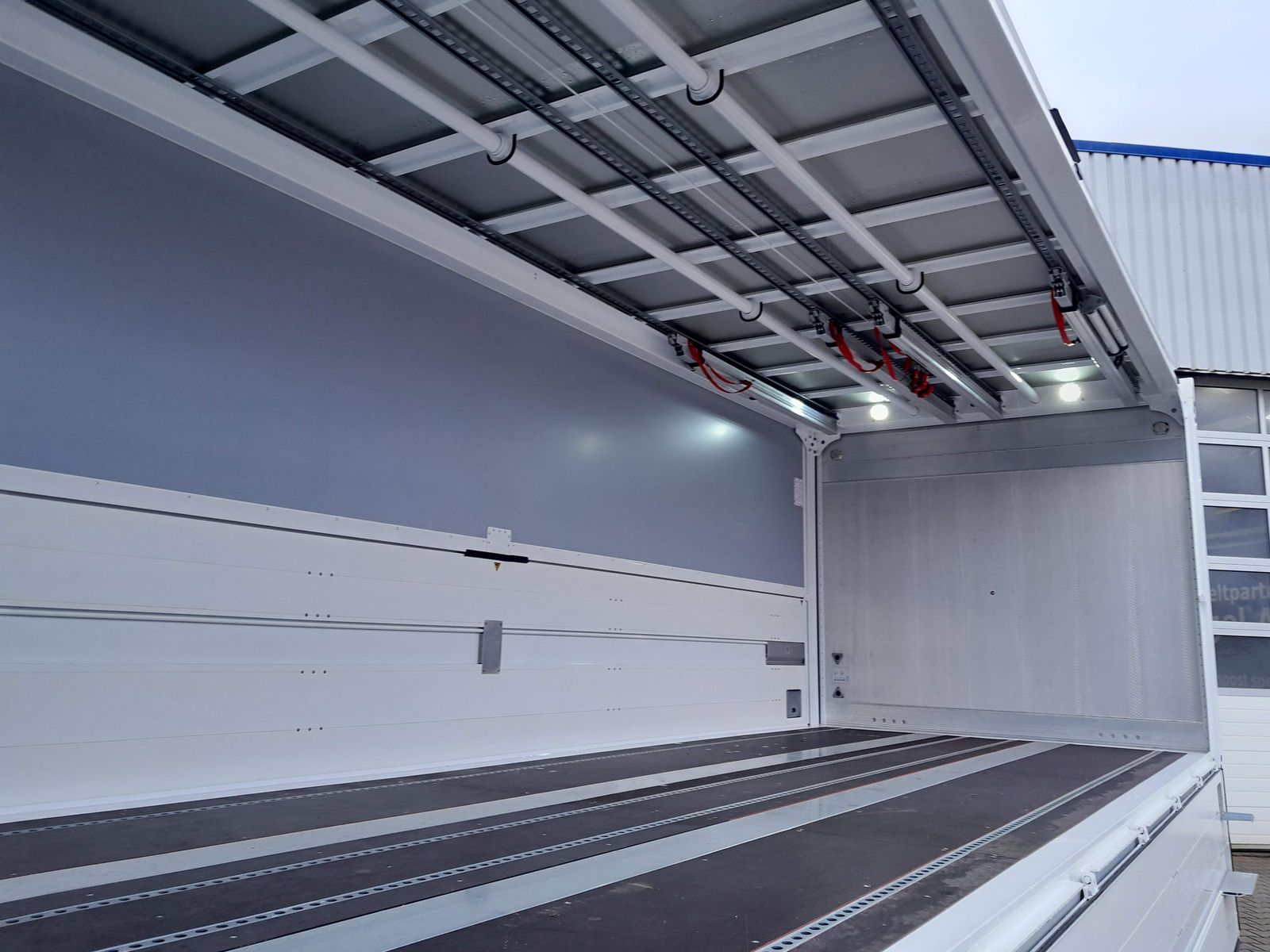 Fahrzeugabbildung DAF XD 370 Fa Swing-Board-Aufbau