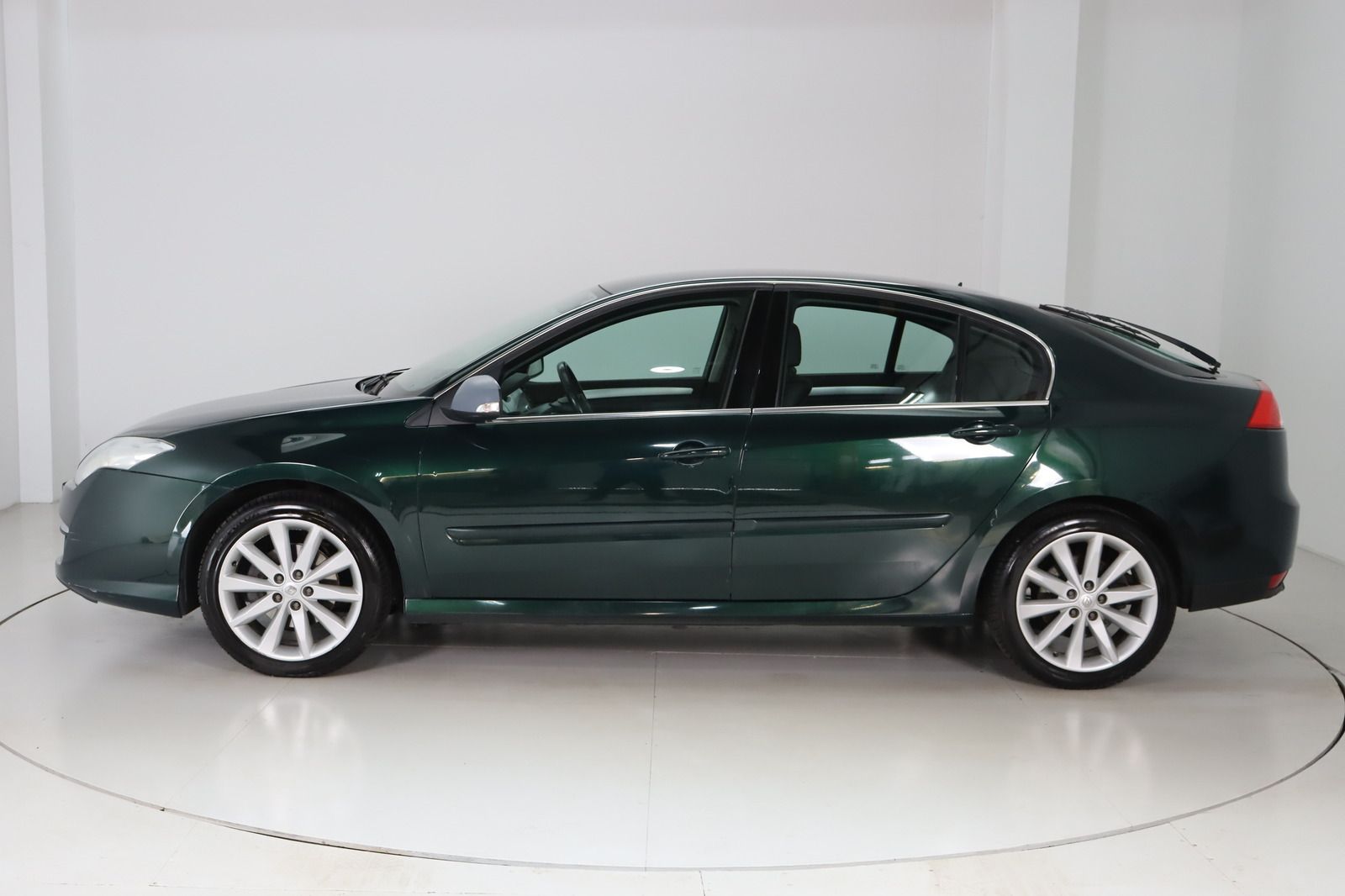 Fahrzeugabbildung Renault Laguna Dynamique 2.0 16V * HU/AU bis 07.26 * AHK