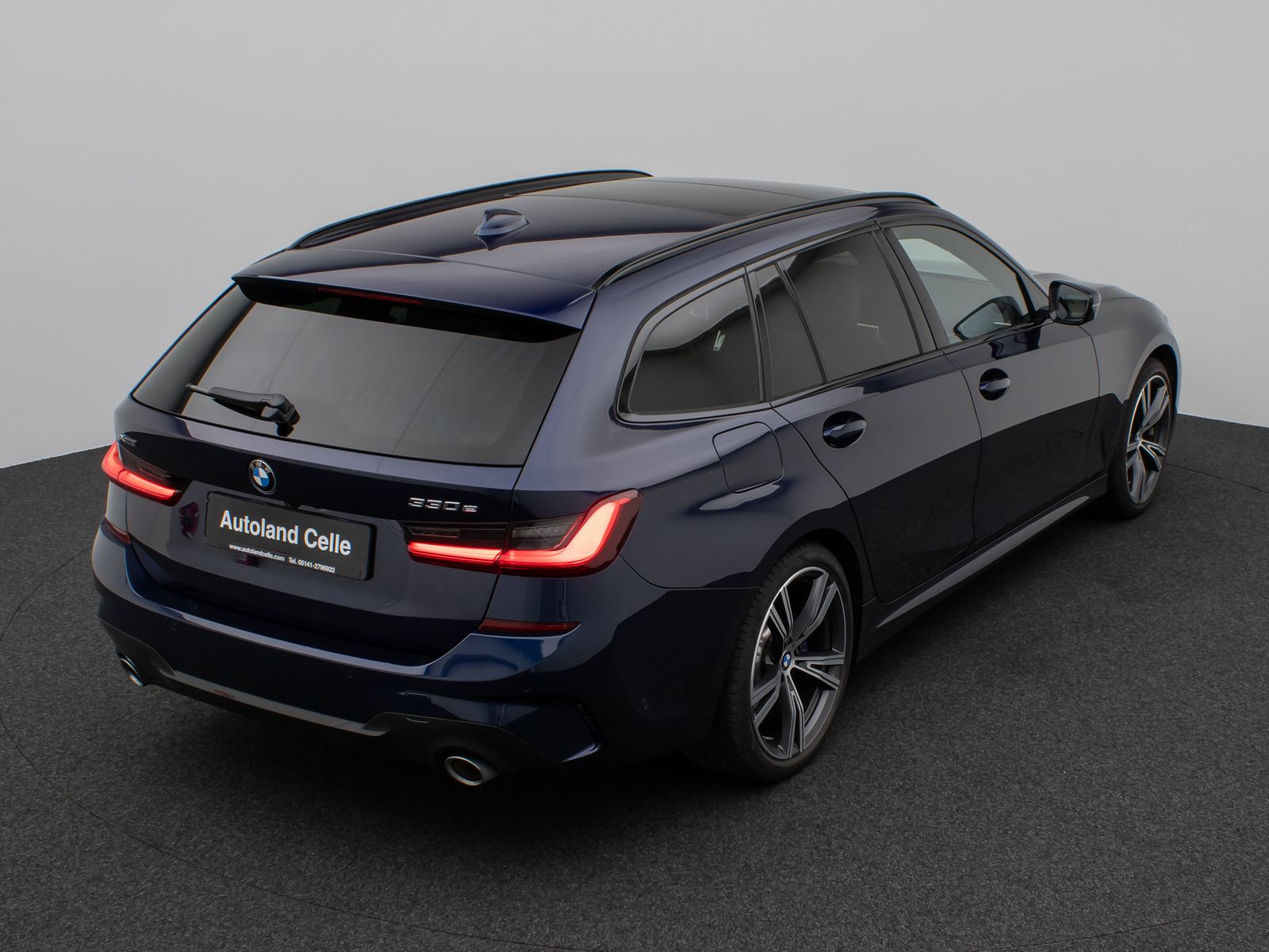 Fahrzeugabbildung BMW 330e xD M Sport Panoram Kamera Laser HUD DAB H/K