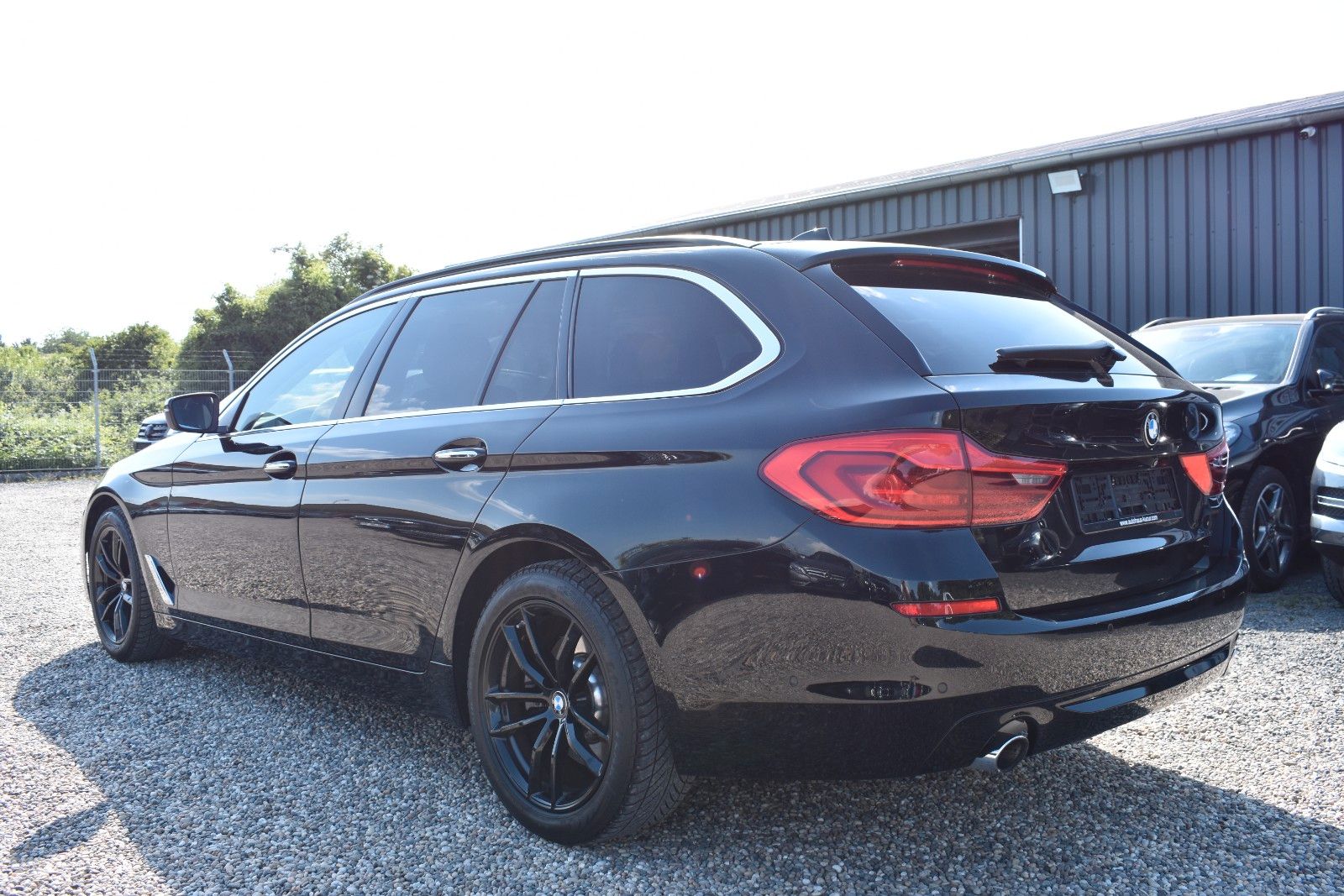 Fahrzeugabbildung BMW 530i Touring xDrive AHK Panorama LED Kamera