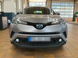 Toyota C-HR Hybrid Flow - silberne Toyota C-HR