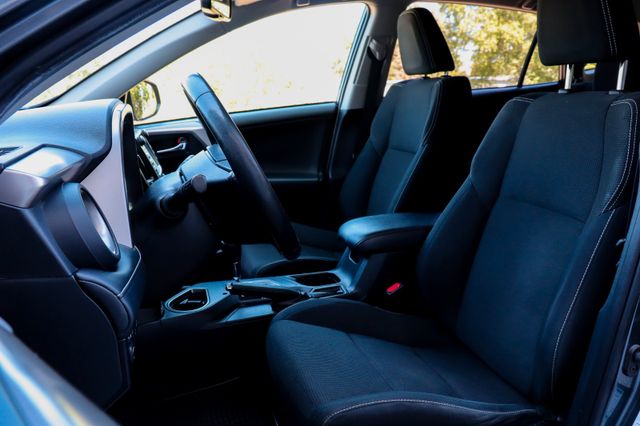 Fahrzeugabbildung Toyota RAV4 2.5 VVT 4WD Team D Hybrid Automatik Navi