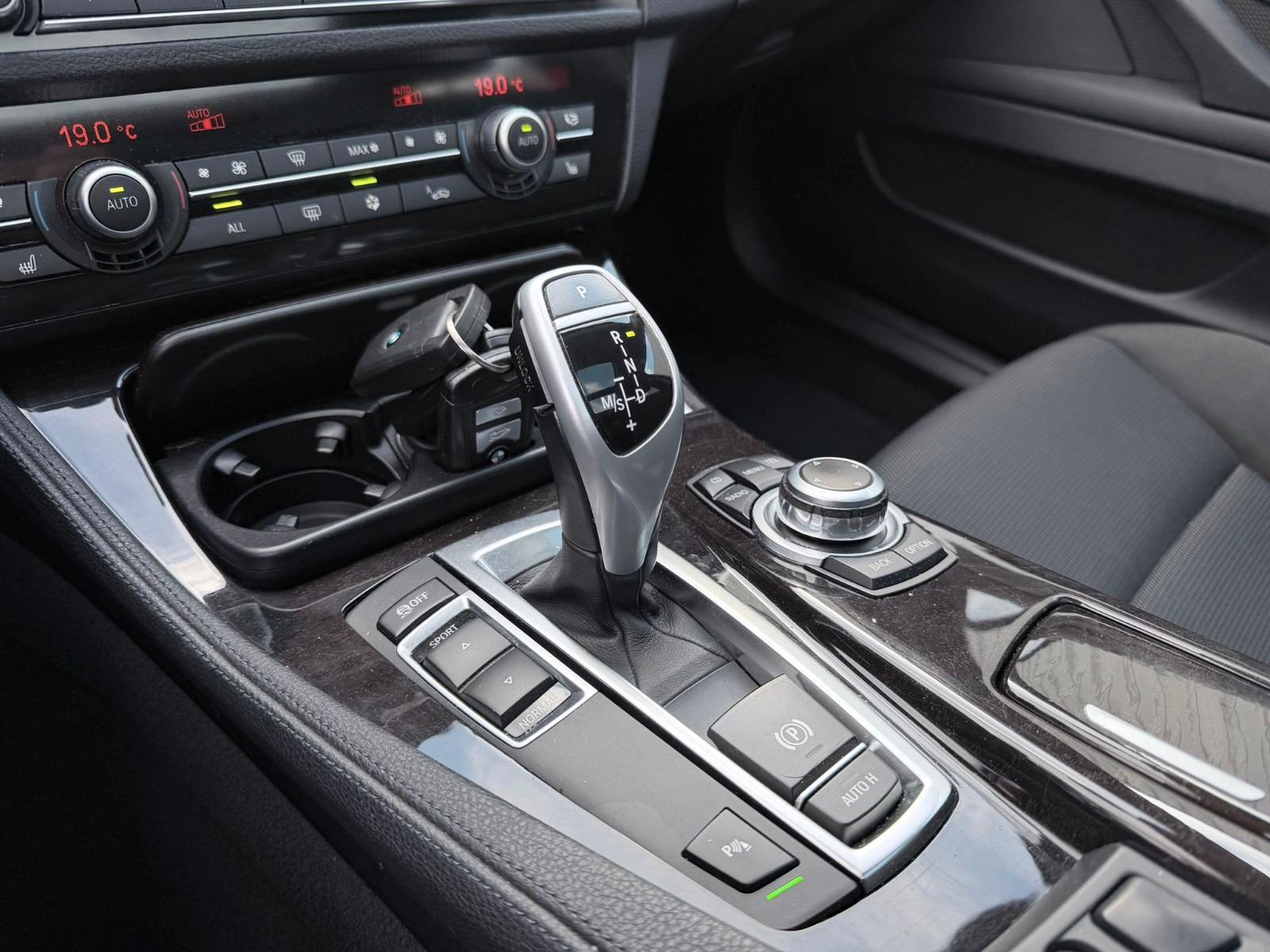 BMW 530 2010 — photo 9