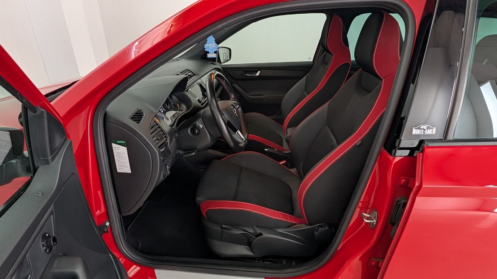 Fahrzeugabbildung SKODA Fabia Combi 1.0 TSI * LED * SHZ Monte Carlo