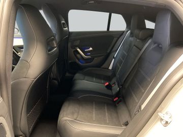 Mercedes CLA 180 Shooting Brake - 10
