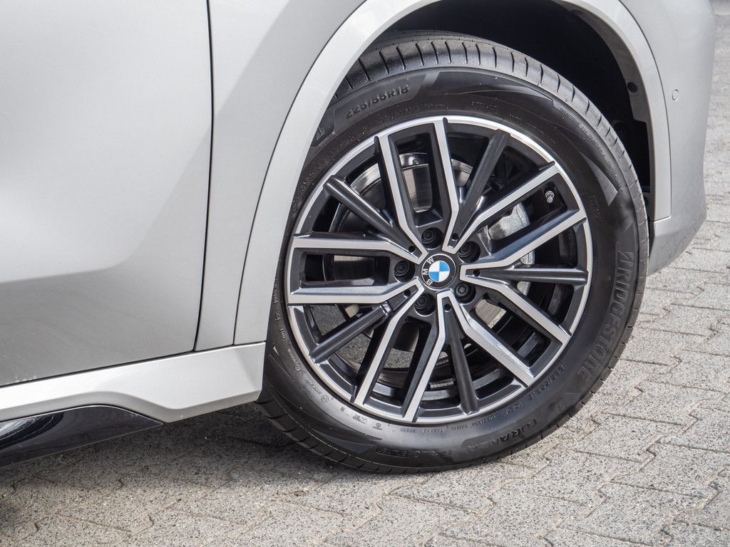 BMW X1 sDrive 18i M-Sport PANO AHK KAM LED SHZG foto 7