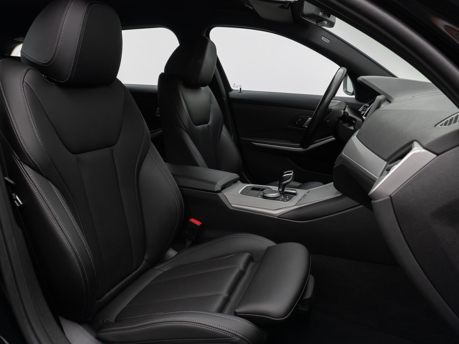 Fahrzeugabbildung BMW 320d xD Laser DAB PDC AHK Alarm Komfort Sport
