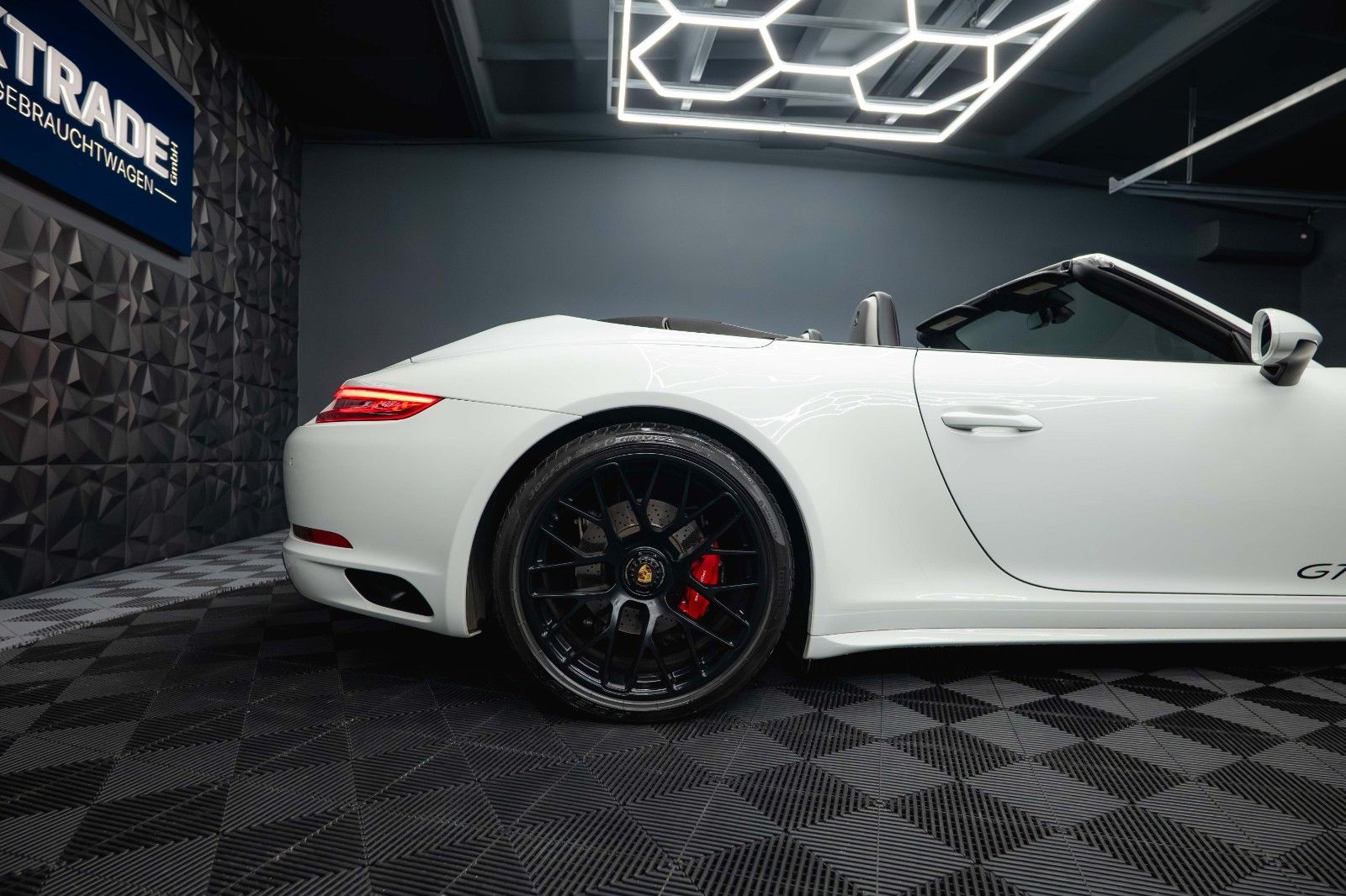 Fahrzeugabbildung Porsche 911 991.2 Carrera 4 GTS Cabrio *ACC*LED*111Check