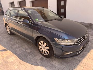 Volkswagen Passat Variant - 2