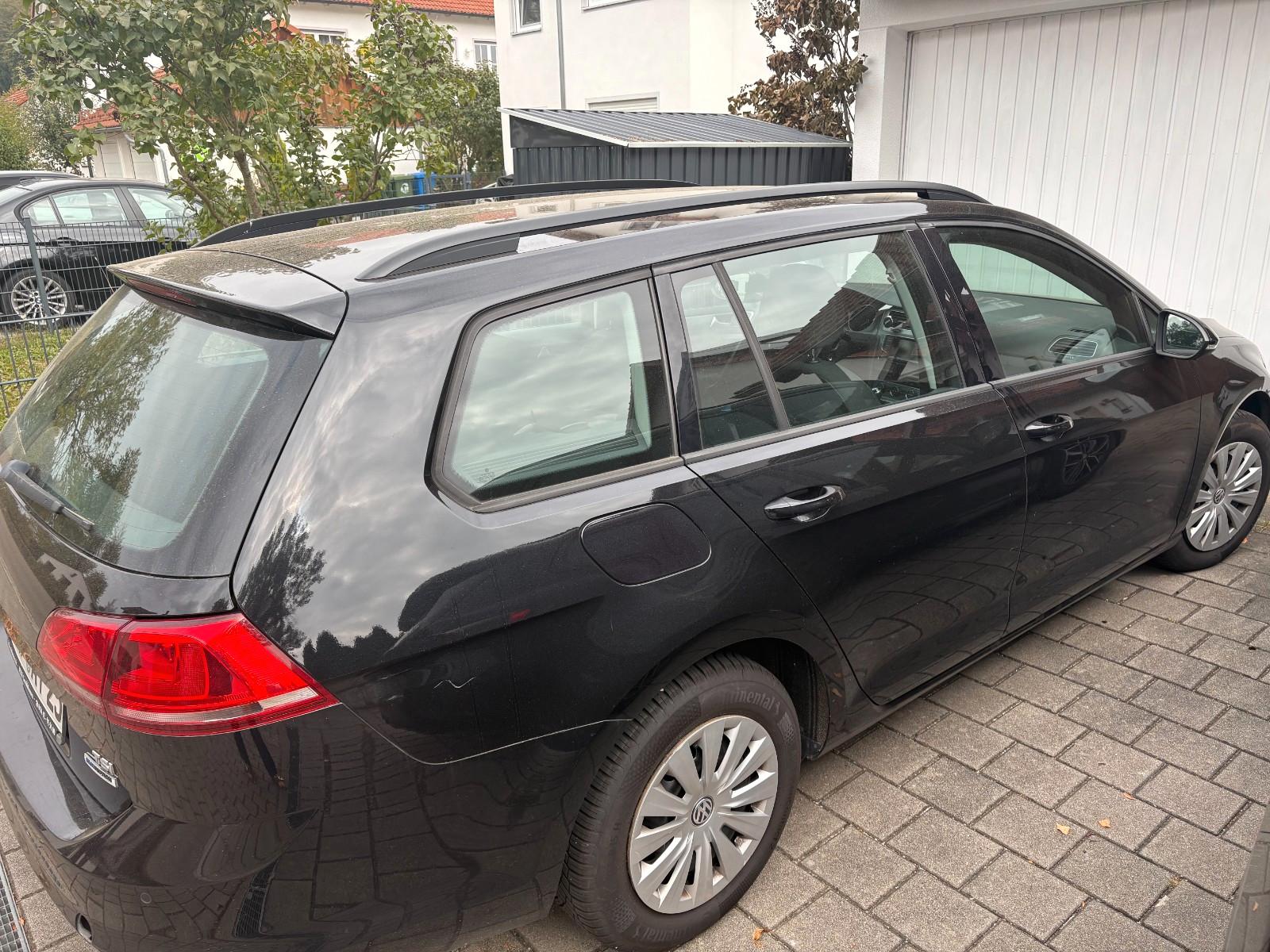 Volkswagen Golf 2014 — rear view