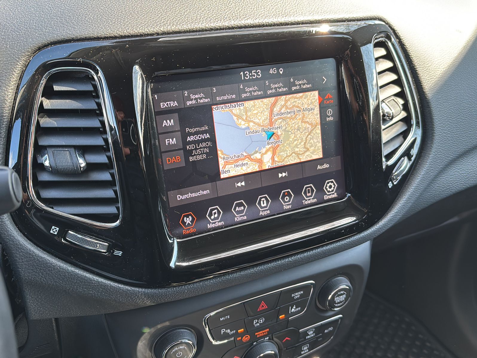 Fahrzeugabbildung Jeep Compass Limited FWD