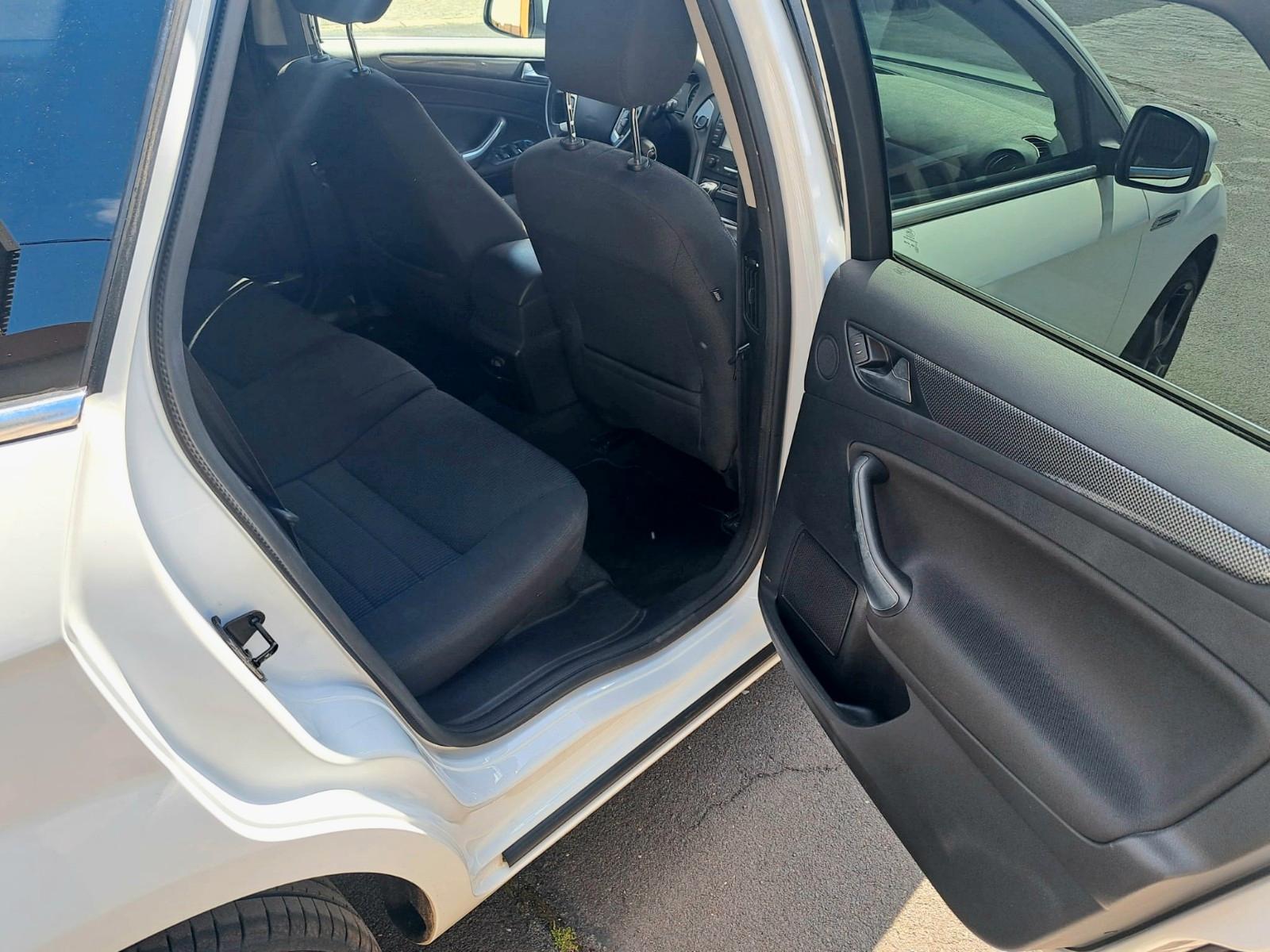 Ford Mondeo 2010 — photo 11