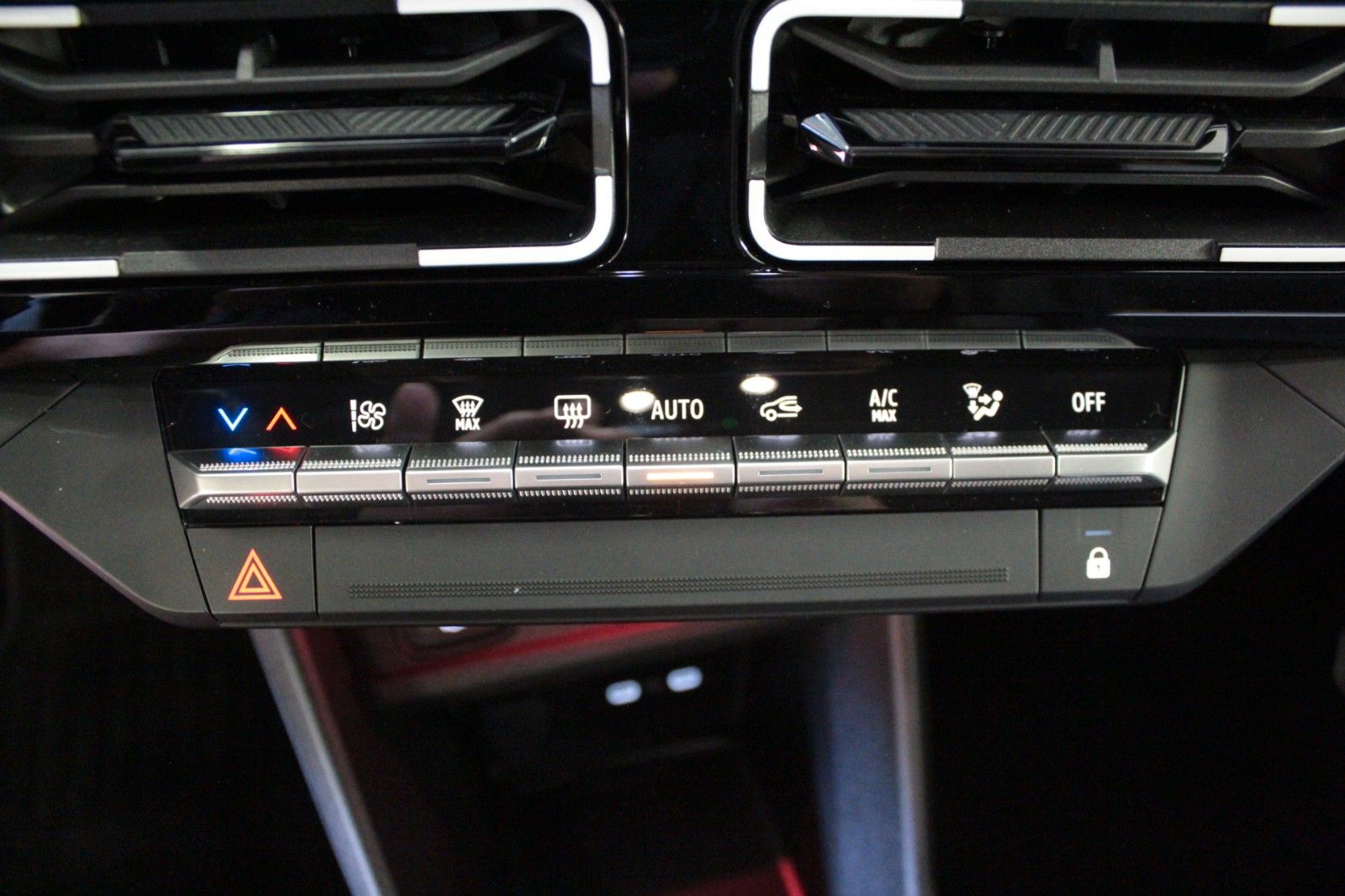 Fahrzeugabbildung Renault R 4 150 Comfort Range Iconic *Vollausstattung*