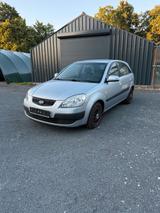 Kia Rio 1.4  TÜV NEU  8.Fachbereift 2. Hand - gebrauchte Kia Rio aus dem Jahr 2007